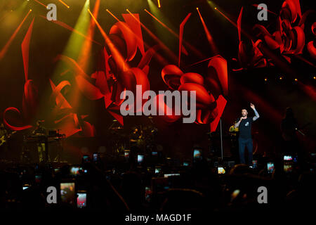 San Antonio, TX, USA. 1er avril 2018, Maroon 5 joue un concert au Festival de Musique de la finale quatre de NCAA à San Antonio, USA Crédit : Jon-Paul Jones/Alamy Live News Banque D'Images