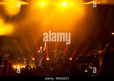 San Antonio, TX, USA. 1er avril 2018, Maroon 5 joue un concert au Festival de Musique de la finale quatre de NCAA à San Antonio, USA Crédit : Jon-Paul Jones/Alamy Live News Banque D'Images