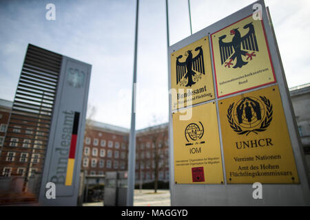 15 mars 2018, l'Allemagne, Nuremberg : Vue extérieure de l'Office fédéral des migrations et des réfugiés (Bundesamt für Migration und Fluechtlinge', BAMF). Photo : Daniel Karmann/dpa Banque D'Images