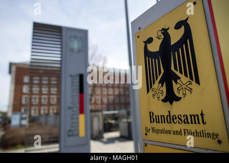 15 mars 2018, l'Allemagne, Nuremberg : Vue extérieure de l'Office fédéral des migrations et des réfugiés (Bundesamt für Migration und Fluechtlinge', BAMF). Photo : Daniel Karmann/dpa Banque D'Images