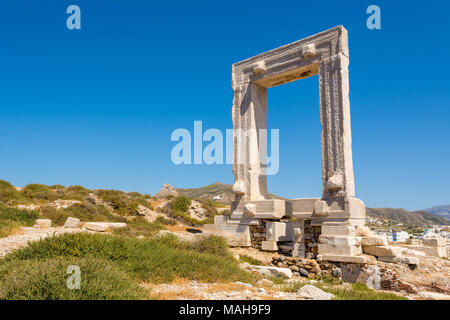 La Portara, l'un des monuments plus célèbres de Naxos Naxos (Chora) ville. Îles des Cyclades, en Grèce.