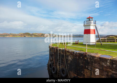 L'entrée du port au phare du bassin du Canal Crinan, Crinan, Lochgilphead, Argyll et Bute, côte ouest de l'Écosse, les Highlands écossais, UK Banque D'Images