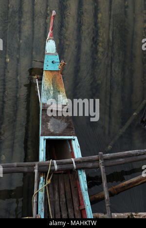 bateau à balancier utilisé pour récolter et cultiver les moules Banque D'Images