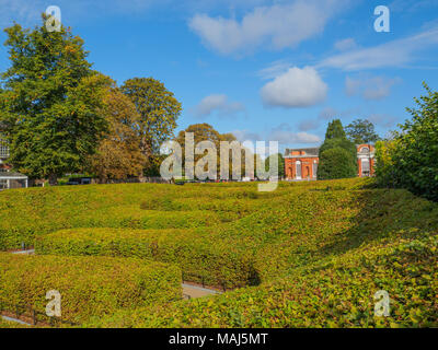 Londres, Royaume-Uni - 12 septembre 2017 : vue sur les jardins de Kensington à Londres, Royaume Uni sur une journée ensoleillée. Banque D'Images