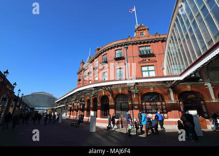 La gare centrale de Windsor et Eton et Royal Shopping Centre. Windsor Berkshire UK Banque D'Images