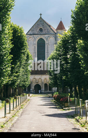 En France l'abbaye de Pontigny, l'ancienne abbaye cistercienne en France, l'un des cinq plus anciens et les plus importants monastères de l'ordre. Banque D'Images