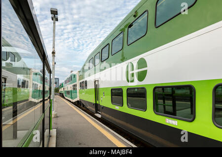 Une photo d'un rendez-vous à une station de train dans l'ouest de Toronto. Banque D'Images