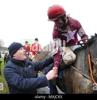 Jockey J J Slevin à bord principe général, célèbre après avoir remporté le Grand National irlandais Boylesports Chase, lors du Grand National irlandais BoyleSports Jour du Festival de Pâques 2018 à l'Hippodrome Fairyhouse Ratoath, Meath, Co.. Banque D'Images