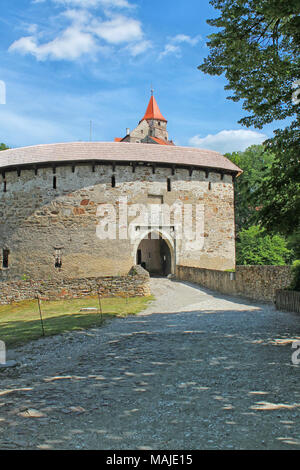 À la porte du château Pernstejn. La région de Moravie du Sud, en République tchèque. Banque D'Images