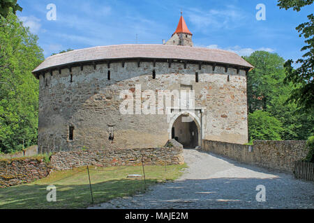 À la porte du château Pernstejn. La région de Moravie du Sud, en République tchèque. Banque D'Images