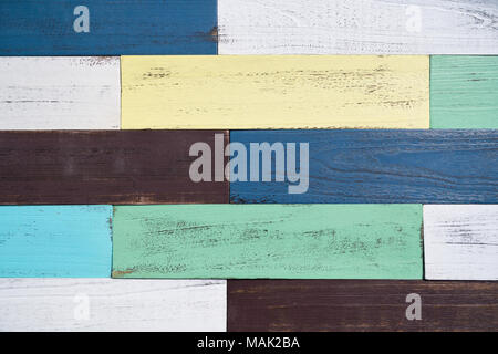 Planches en bois de différentes couleurs pour l'utilisation d'arrière-plan Banque D'Images