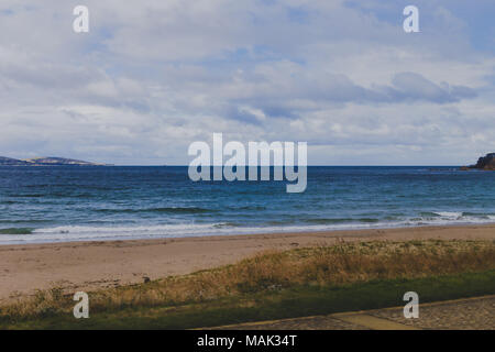 Plage déserte à Hobart, Tasmanie sur l'image avec des tons doux légèrement Banque D'Images