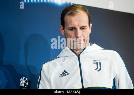 Turin, Italie. Apr 02, 2018. Massimiliano Allegri au cours de la conférence de presse de la Juventus FC avant l'UFC mathc contre de vrais Mardird. Allianz Stadium, Turin, Italie Le 02 avril 2018 Credit : Alberto Gandolfo/Pacific Press/Alamy Live News Banque D'Images