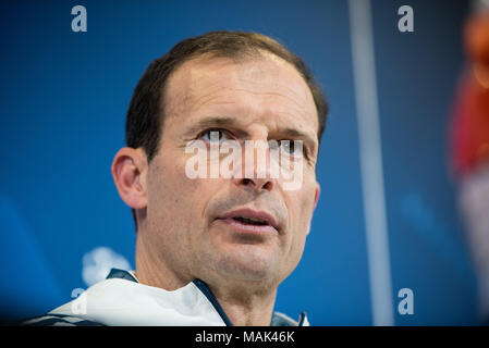 Turin, Italie. Apr 02, 2018. Massimiliano Allegri au cours de la conférence de presse de la Juventus FC avant l'UFC mathc contre de vrais Mardird. Allianz Stadium, Turin, Italie Le 02 avril 2018 Credit : Alberto Gandolfo/Pacific Press/Alamy Live News Banque D'Images