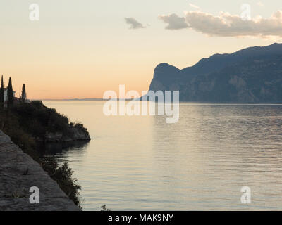 Sur la route près de garda alek par nuit Banque D'Images