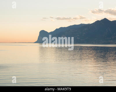Sur la route près de garda alek par nuit Banque D'Images