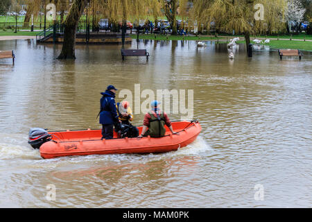 Le Warwickshire, Royaume-Uni. 2 avril, 2018. Les pluies torrentielles à Stratford upon Avon à l'origine des inondations, dans le Warwickshire, Royaume-Uni. Credit : JHNews / Alamy Live News Banque D'Images