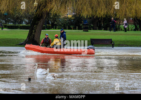 Le Warwickshire, Royaume-Uni. 2 avril, 2018. Les pluies torrentielles à Stratford upon Avon à l'origine des inondations, dans le Warwickshire, Royaume-Uni. Credit : JHNews / Alamy Live News Banque D'Images