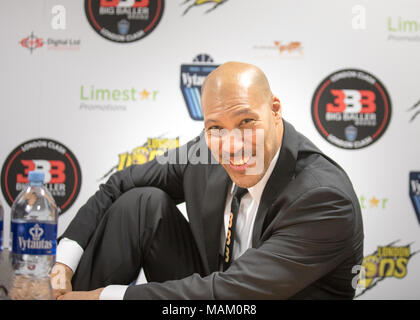 Boîte de cuivre Arena, Londres, 2 avril 2018. Les Lions de Londres ont joué un match amical international contre LKL lituanien Vytautas Prienu côté BC. Naissance nous LiAngelo Lamelo frères et Ball, fils de Lavar Ball, en ce moment jouer pour la partie lituanienne. Lavar Ball à la conférence de presse. BC Vytautas Prienu win 127 - 110. Les Lions sont Londres Londres est qu'équipe professionnelle de basket-ball et jouer dans la British Basketball League (BBL). copyright Carol Moir/Alamy Live News. Banque D'Images