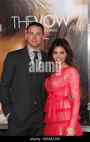 SMG Channing Tatum Jenna Dewan-Tatum FLXX  homme vivant le plus sexy  111512 46.JPG PHOTOS - BREAKING NEWS NEW YORK - 15 novembre : Channing Tatum obtenir le 'Sexiest Man Alive'. Le 15 novembre 2012 à New York. (Photo par les tempêtes Media Group) Personnes : Channing Tatum Jenna Dewan-Tatum Transmission Ref : FLXX doit appeler si intéressé Michael tempêtes tempêtes Media Group Inc. 305-632-3400 Cellulaire 305-513-5783 - Télécopieur - MikeStorm@aol.com Banque D'Images