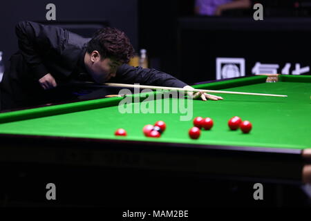 De Pékin, Pékin, Chine. 3ème apr 2018. Beijing, Chine, 3e avril 2018 : Yan Bingtao rivalise avec Kurt Maflin Open de Chine de Snooker à Beijing en 2018, le 3 avril 2018. Crédit : SIPA Asie/ZUMA/Alamy Fil Live News Banque D'Images