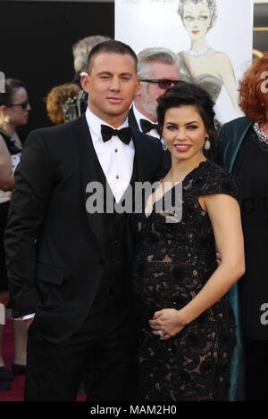 HOLLYWOOD, CA - le 24 février : Channing Tatum Jenna Dewan-Tatum arrive à la cérémonie des Oscars à Hollywood & Highland Center le 24 février 2013 à Hollywood, Californie. People : Channing Tatum Jenna Dewan-Tatum  Banque D'Images
