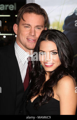 Hollywood, Californie, États-Unis. 1er février 2010. 01 février 2010 - Hollywood, Californie - Channing Tatum et Jenna Dewan. ''Dear John'' première de Los Angeles au Grauman's Chinese Theater. Crédit photo : Kevan Brooks/AdMedia crédit : AdMedia/Alamy Live News Banque D'Images