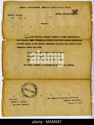 Dans cet extrait d'une ordonnance rendue par le général John Pershing, le Dr Esther E. Leonard et deux autres chirurgiens du contrat ont été ordonné de se présenter au travail à partir de leurs hôpitaux en France. Le Dr Leonard a servi comme chirurgien du contrat au cours de la Première Guerre mondiale à l'Hôpital général de l'armée américaine n°1 à New York City et à un hôpital d'évacuation à Vichy, France. Titre : Extrait de commandes spéciales No 324, par ordre du général John Pershing, le 20 novembre 1918 . 20 novembre 1918. McAndrew, James W. Banque D'Images