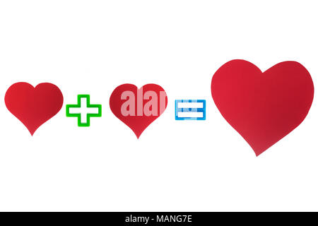 Papier en forme de cœur isolé sur fond blanc. Banque D'Images