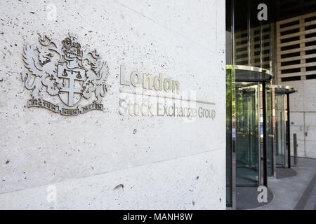 Londres - Mai 2017 : entrée principale de la London Stock Exchange building, Paternoster Square, London, EC4, side view Banque D'Images