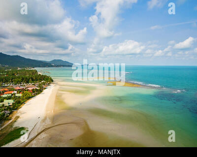 Vue aérienne de la plage et de la mer tropicale émeraude, Ko Samui, Thaïlande Banque D'Images