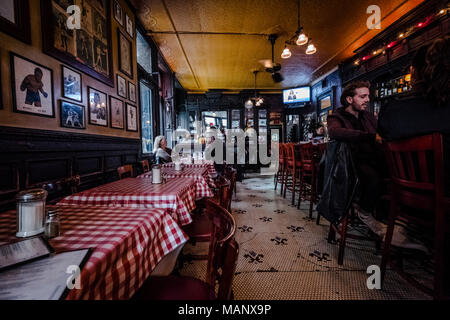 Fanellis Cafe style traditionnel pub à Soho, manhattan, new york Banque D'Images