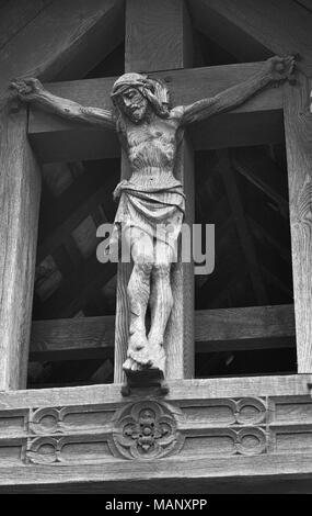 Crucifixion en bois sculpté Banque D'Images