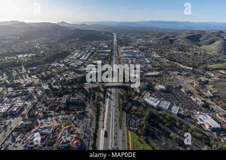 Vue aérienne de l'autoroute 101 et le boulevard Westlake en banlieue de Detroit, près de Los Angeles, Californie. Banque D'Images