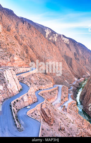 Gorges du Dadès est une belle route entre les montagnes de l'Atlas au Maroc Banque D'Images