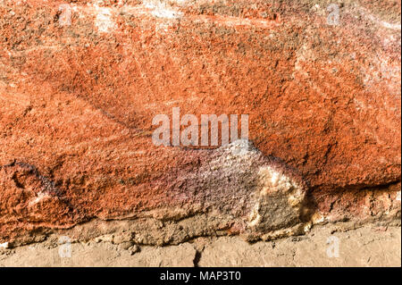 Détail de la paroi de rochers dans les tombes royales de Pétra, en Jordanie. Banque D'Images