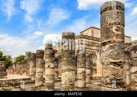 Mille Colonnes du temple de Maya, Chichen Itza site archéologique, Yucatan, Mexique Banque D'Images