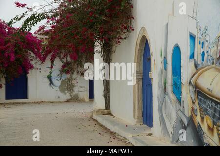 Peintures murales de Djerbahood la rue en Tunisie Banque D'Images