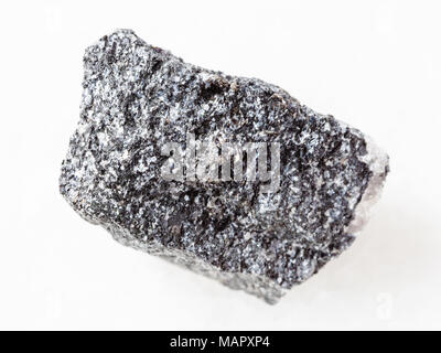 La prise de vue macro des eaux minérales naturelles rock specimen - morceau de pierre de marbre blanc des amphibolites sur l'arrière-plan Banque D'Images