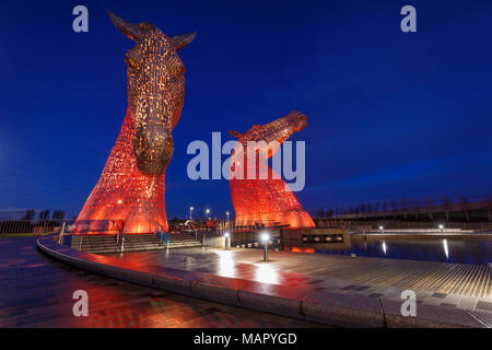 Les Kelpies à l'entrée de la Forth and Clyde Canal au parc Helix, Falkirk, Stirlingshire, Scotland, Royaume-Uni, Europe Banque D'Images