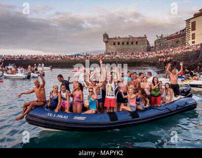 Embarcacion de la Virgen del Carmen, procession de l'eau, Puerto de la Cruz, l'île de Tenerife, Canaries, Espagne, Europe, Atlantique Banque D'Images