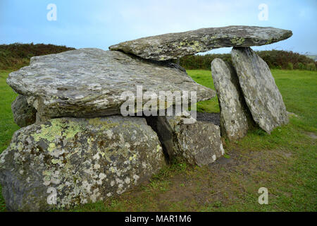 L'Âge de pierre, l'Autel Tombeau du coin, de façon sauvage de l'Atlantique, dans le comté de Cork, Munster, République d'Irlande, Europe Banque D'Images