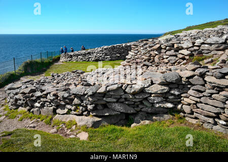 Promontoire Dunbeg Fort, Slea Head, péninsule de Dingle, façon sauvage de l'Atlantique, dans le comté de Kerry, Munster, République d'Irlande, Europe Banque D'Images
