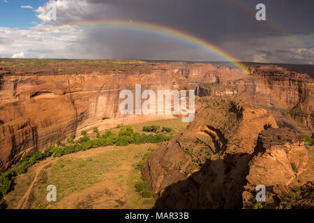 White House donnent sur en vertu de l'approche de l'orage, Canyon de Chelly National Monument, Arizona, États-Unis d'Amérique, Amérique du Nord Banque D'Images