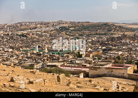 Vue du paysage urbain de Fès tombes Merenides, Maroc Banque D'Images