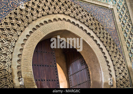 Détail de la porte Bab Mansour El Hedime au carré, décoré de carreaux de céramique, mosaïque à Meknes, Maroc Banque D'Images