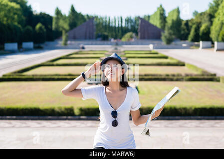 Happy Asian woman durant les vacances d'été Banque D'Images