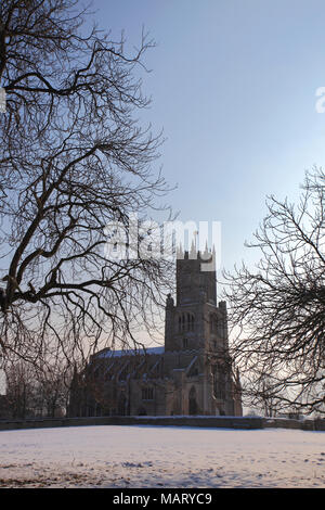 Hiver Gel, St Marys Church, de la rivière Nene, village Fotheringhay, Northamptonshire, England, UK Banque D'Images