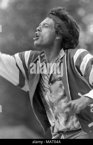 Mick Jagger des Rolling Stones Roundhay Leeds 1982/crédit Paul Cousans pour Hickes Banque D'Images