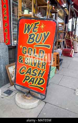 Nous acheter de l'or affiche à l'extérieur de boutique, UK, Londres Banque D'Images